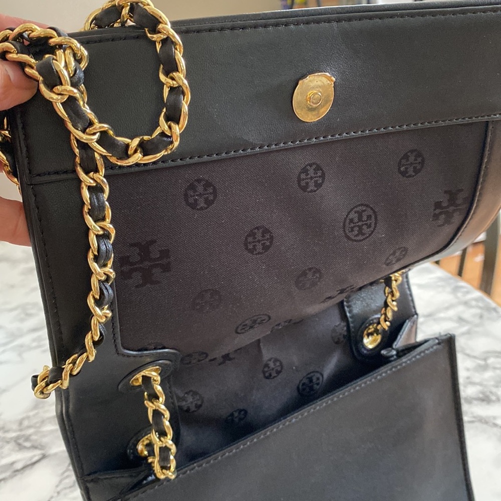 Tory Burch Black Quilted Shoulder Bag with Gold Chain - Picture 5 of 5